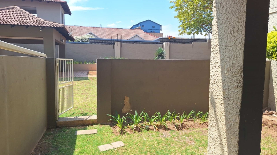 To Let 2 Bedroom Property for Rent in Ferndale Gauteng