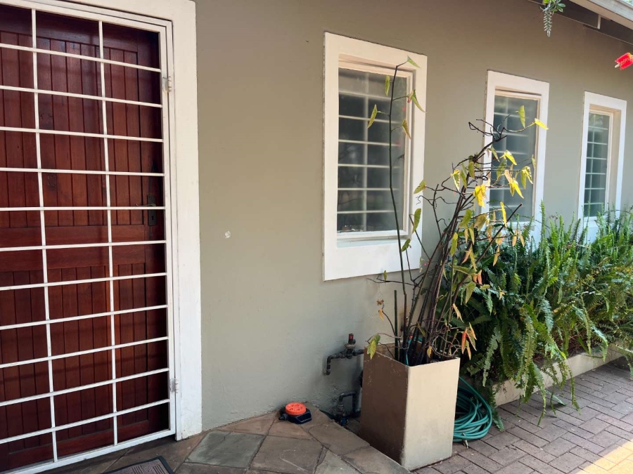 To Let 2 Bedroom Property for Rent in Emmarentia Gauteng