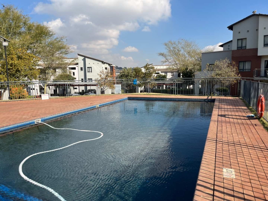 To Let 2 Bedroom Property for Rent in Jackal Creek Golf Estate Gauteng