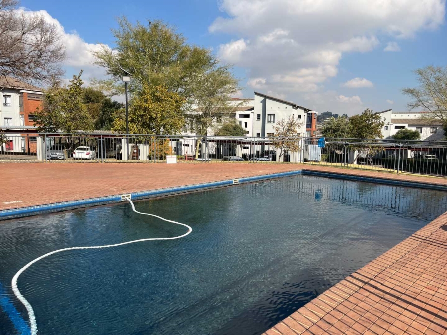 To Let 2 Bedroom Property for Rent in Jackal Creek Golf Estate Gauteng