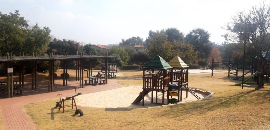 To Let 2 Bedroom Property for Rent in Jackal Creek Golf Estate Gauteng