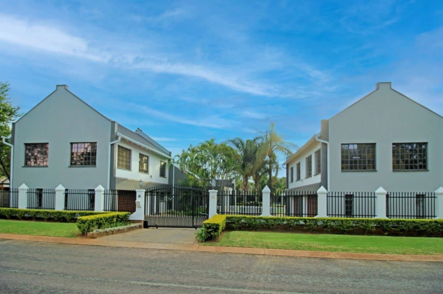 4 Bedroom Property for Sale in Sinoville Ext 3 Gauteng