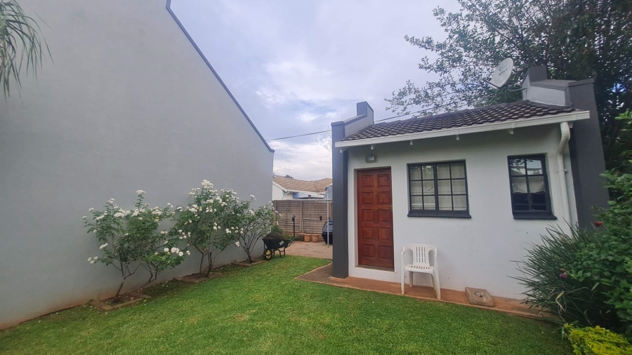 4 Bedroom Property for Sale in Sinoville Ext 3 Gauteng