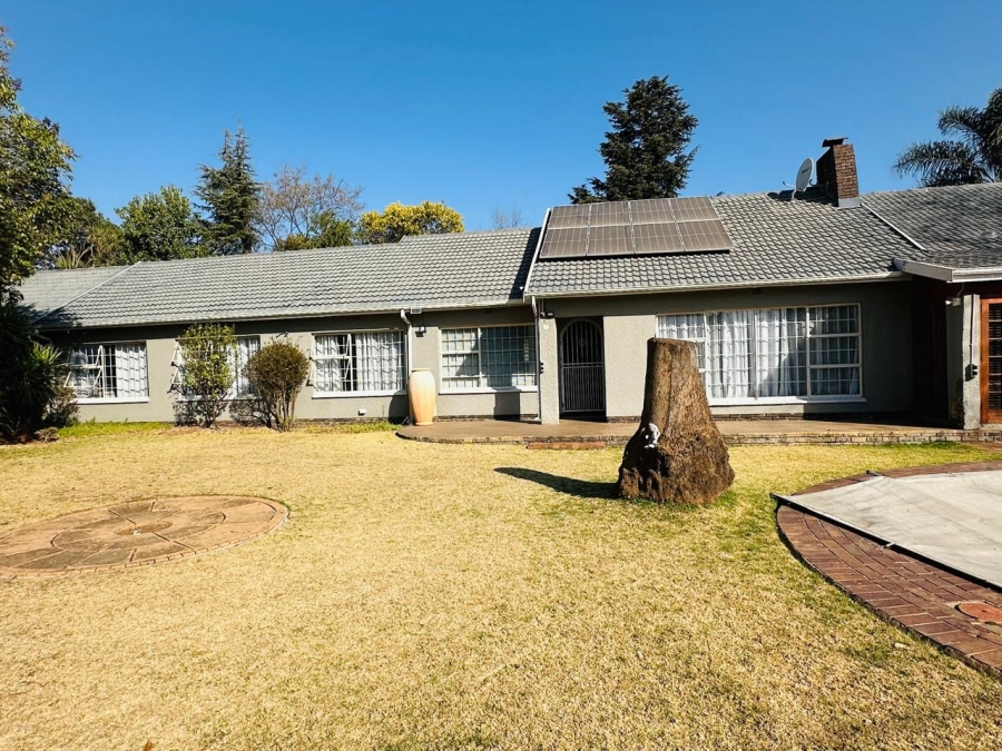 4 Bedroom Property for Sale in Glen Marais Gauteng