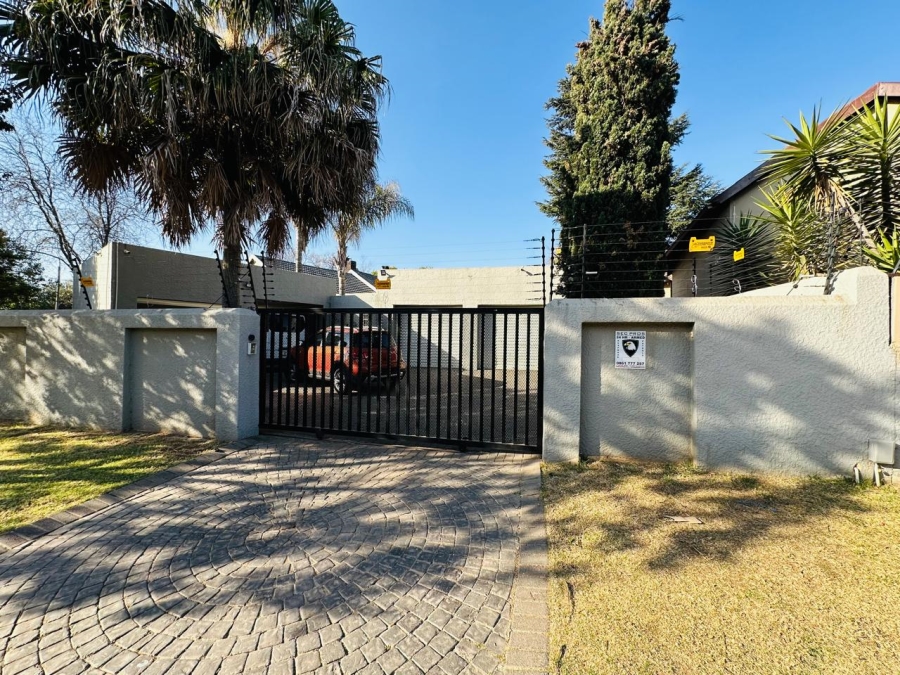 4 Bedroom Property for Sale in Glen Marais Gauteng