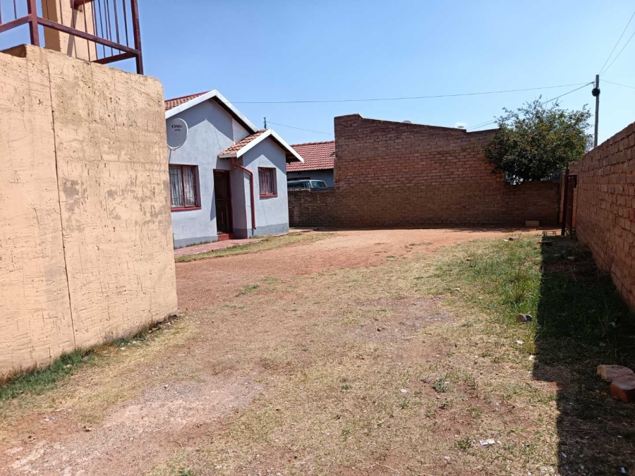 2 Bedroom Property for Sale in Kagiso Gauteng