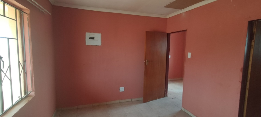 2 Bedroom Property for Sale in Kagiso Gauteng