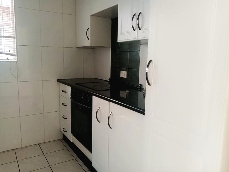 2 Bedroom Property for Sale in Linmeyer Gauteng