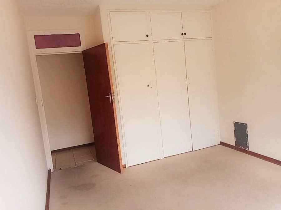 2 Bedroom Property for Sale in Linmeyer Gauteng