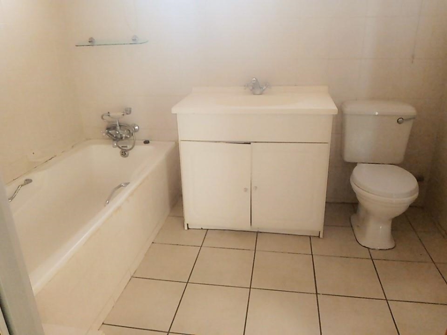 2 Bedroom Property for Sale in Linmeyer Gauteng