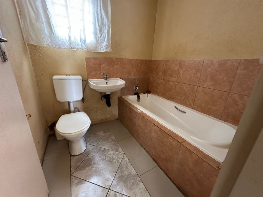 2 Bedroom Property for Sale in Rosslyn Gauteng