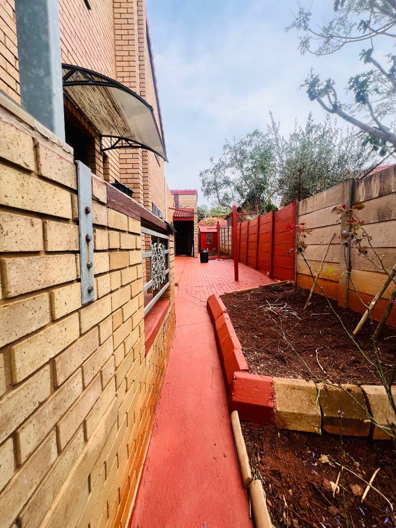 4 Bedroom Property for Sale in Danville Ext 5 Gauteng