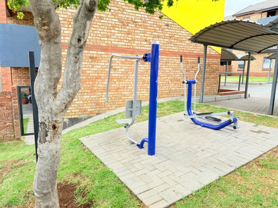 2 Bedroom Property for Sale in Midridge Park Gauteng