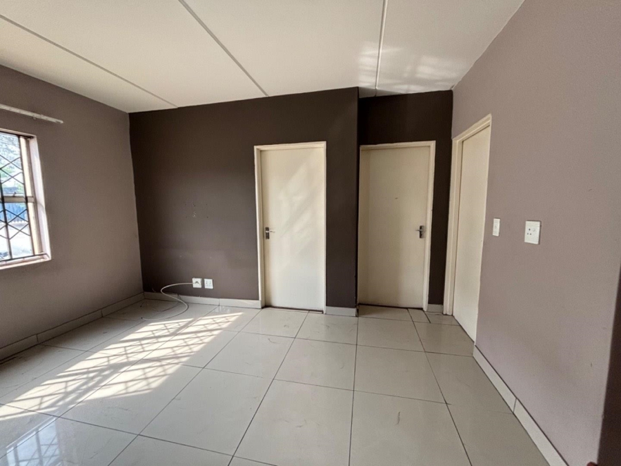 2 Bedroom Property for Sale in Fleurhof Gauteng