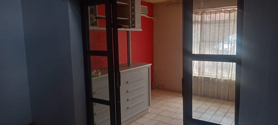 5 Bedroom Property for Sale in Amandasig Gauteng