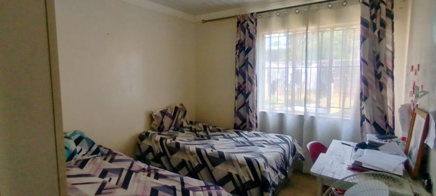 5 Bedroom Property for Sale in Amandasig Gauteng