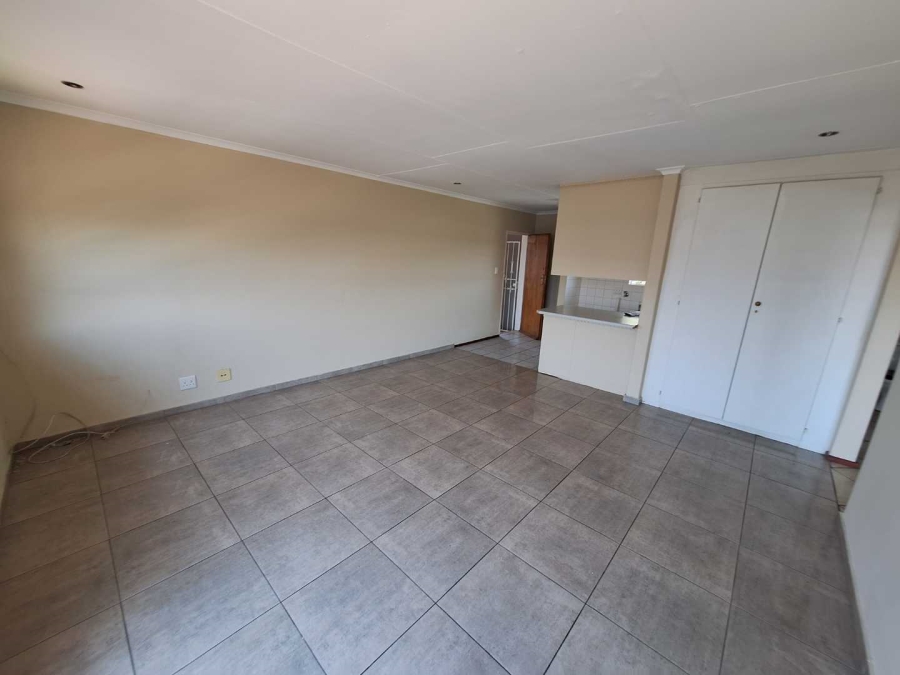 To Let 2 Bedroom Property for Rent in Weltevreden Park Gauteng