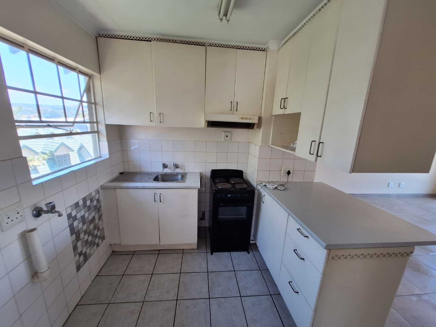 To Let 2 Bedroom Property for Rent in Weltevreden Park Gauteng