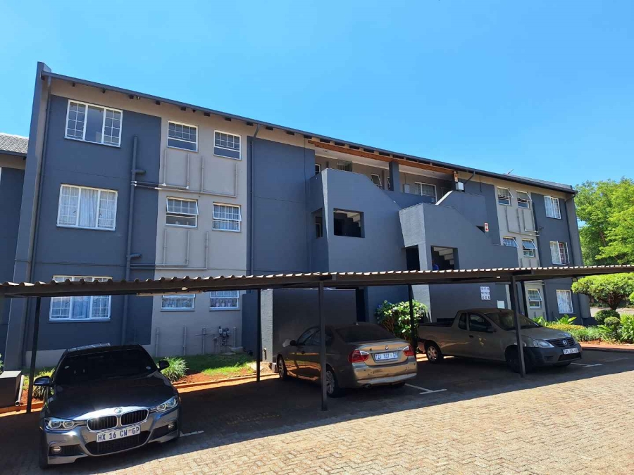 To Let 2 Bedroom Property for Rent in Weltevreden Park Gauteng