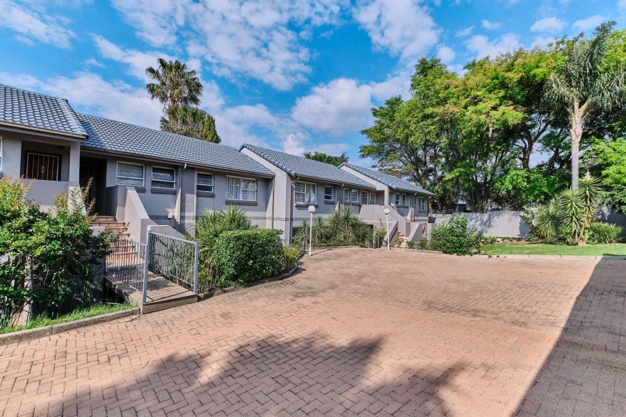 2 Bedroom Property for Sale in Constantia Kloof Gauteng