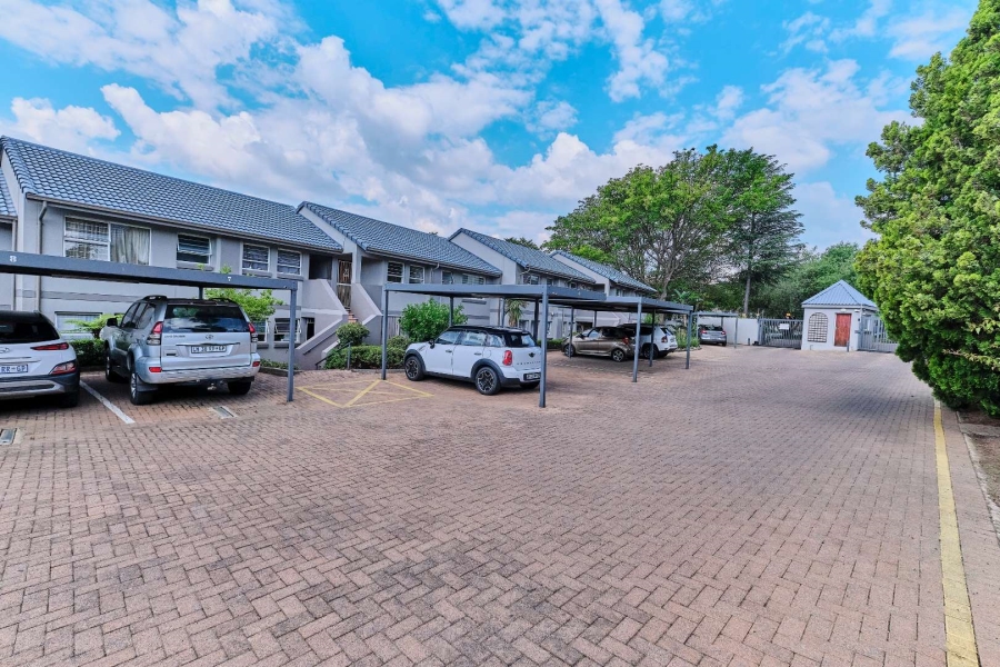 2 Bedroom Property for Sale in Constantia Kloof Gauteng