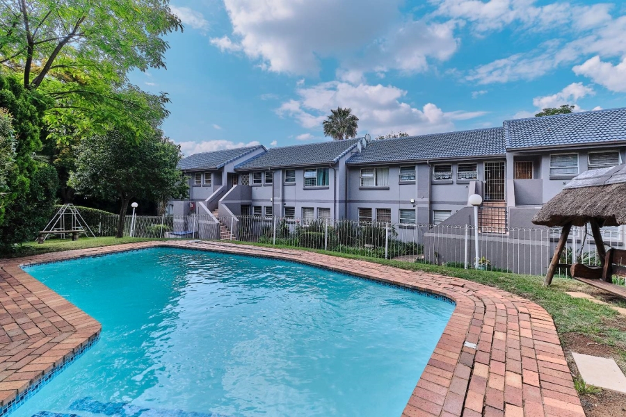 2 Bedroom Property for Sale in Constantia Kloof Gauteng