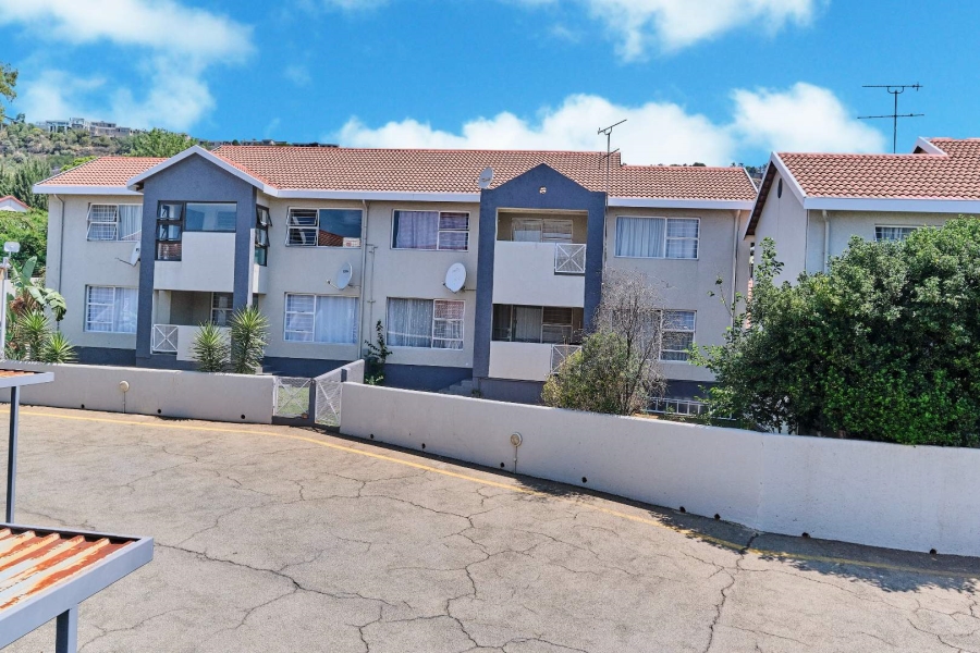 2 Bedroom Property for Sale in Constantia Kloof Gauteng