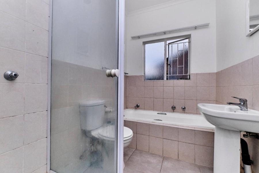 2 Bedroom Property for Sale in Willowbrook Gauteng