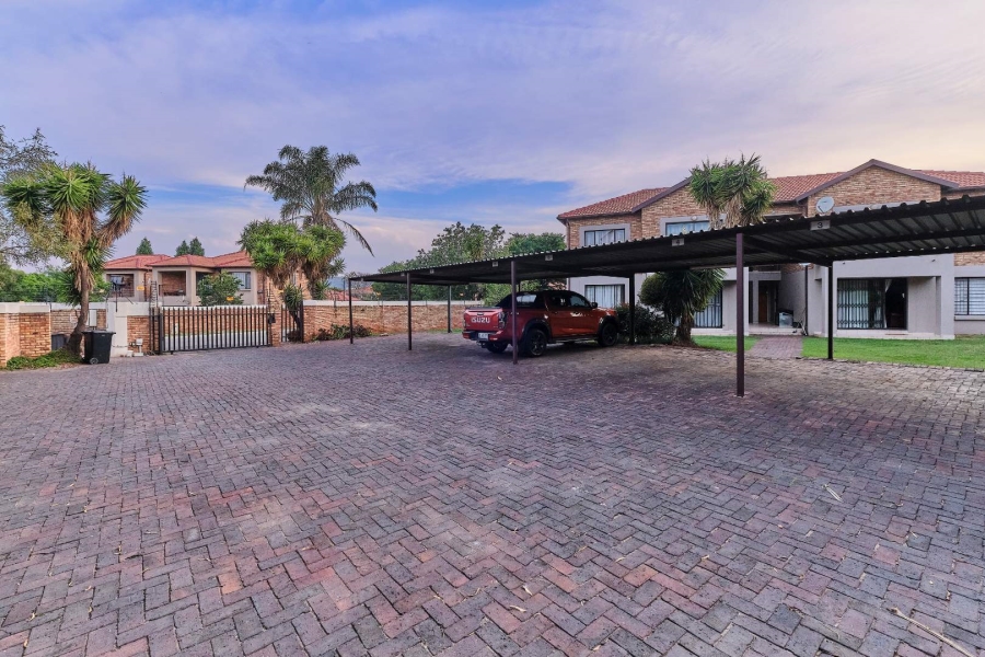 2 Bedroom Property for Sale in Willowbrook Gauteng