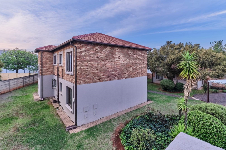 2 Bedroom Property for Sale in Willowbrook Gauteng