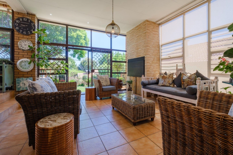 5 Bedroom Property for Sale in Moreleta Park Gauteng