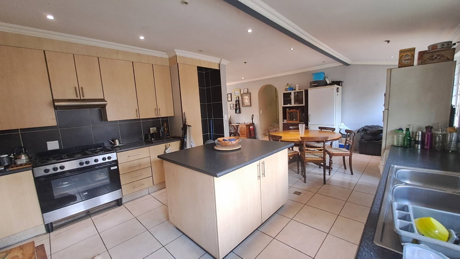 3 Bedroom Property for Sale in Brackendowns Gauteng