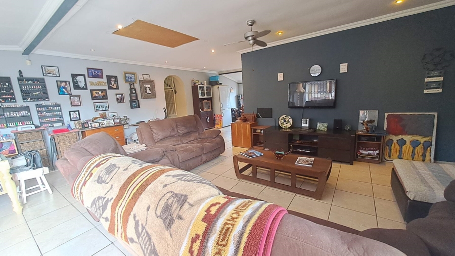 3 Bedroom Property for Sale in Brackendowns Gauteng