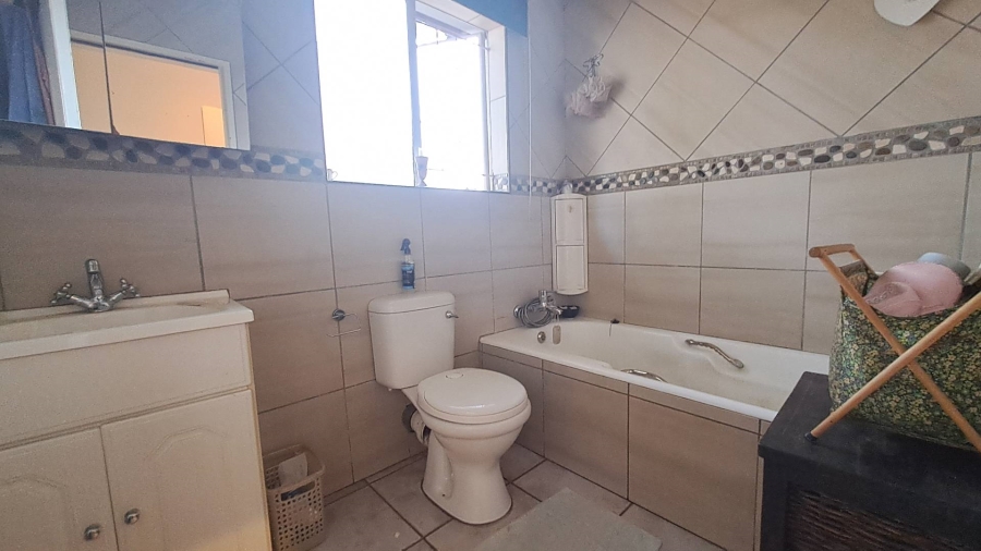 3 Bedroom Property for Sale in Brackendowns Gauteng