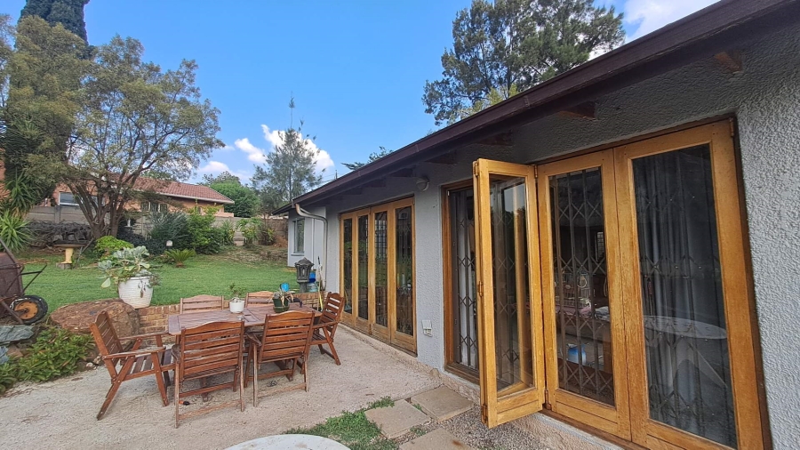 3 Bedroom Property for Sale in Brackendowns Gauteng