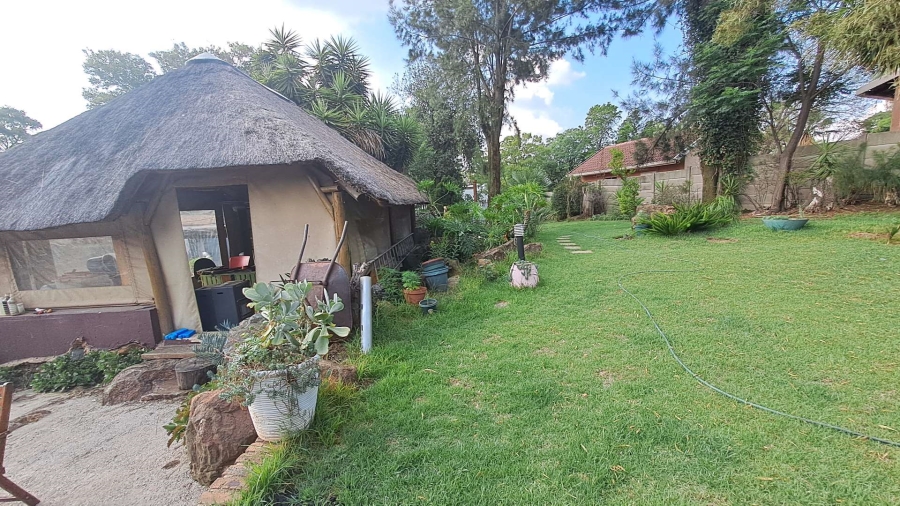 3 Bedroom Property for Sale in Brackendowns Gauteng