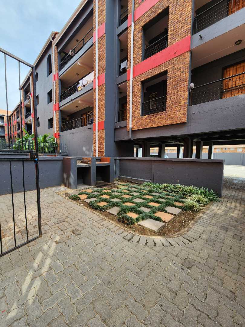 To Let 1 Bedroom Property for Rent in Randburg Gauteng