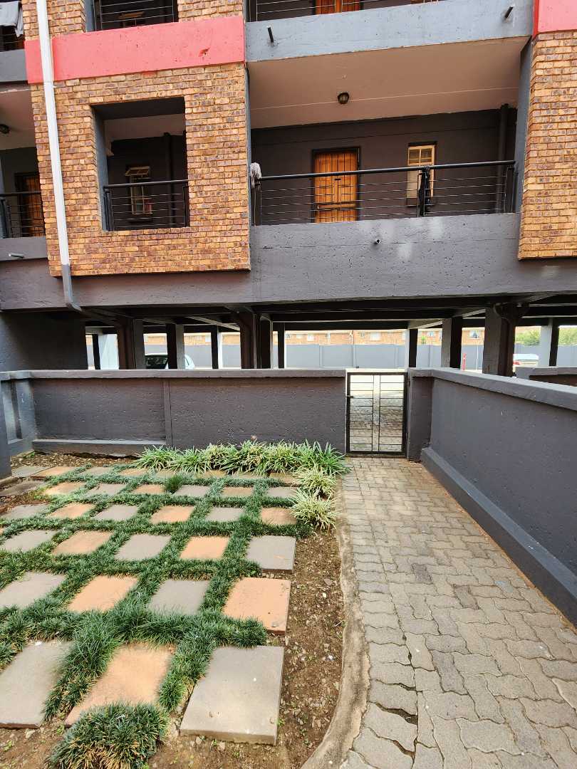 To Let 1 Bedroom Property for Rent in Randburg Gauteng