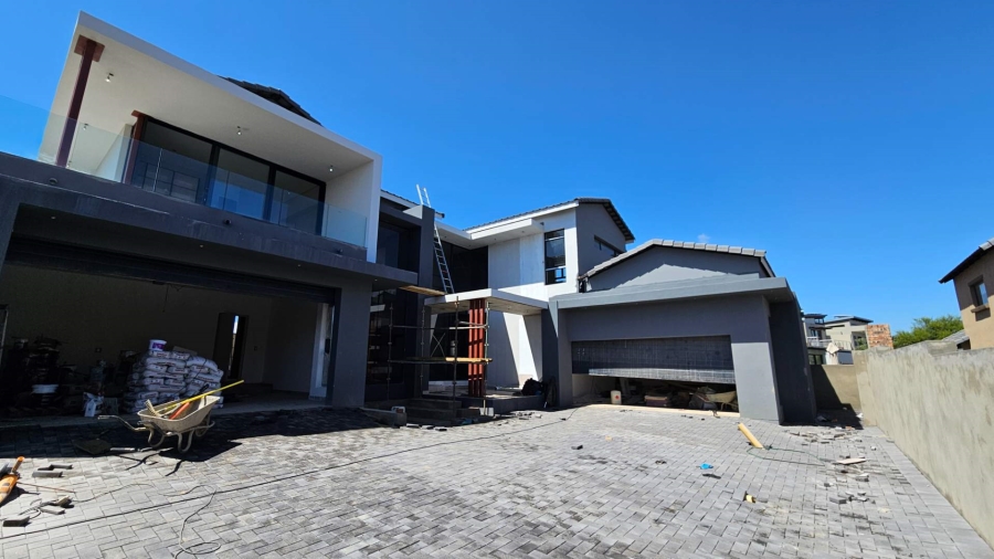 6 Bedroom Property for Sale in Copperleaf Estate Gauteng