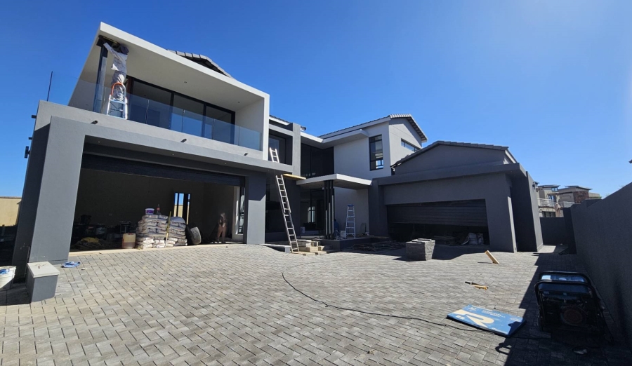 6 Bedroom Property for Sale in Copperleaf Estate Gauteng