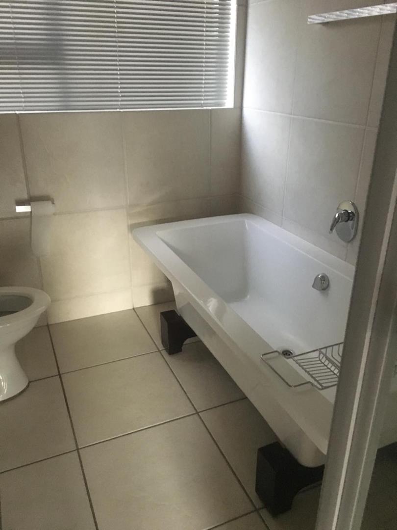 To Let 1 Bedroom Property for Rent in Greenstone Hill Gauteng