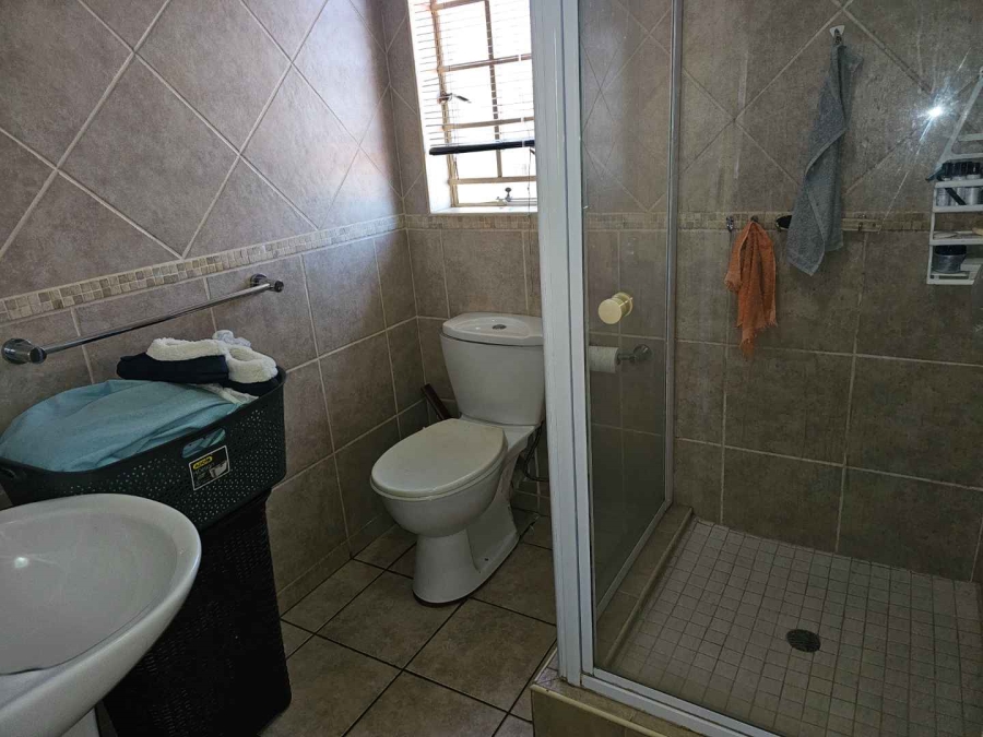 To Let 2 Bedroom Property for Rent in The Wilds Gauteng