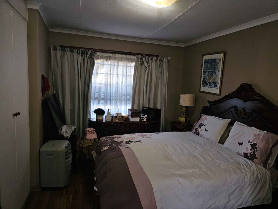 To Let 2 Bedroom Property for Rent in The Wilds Gauteng