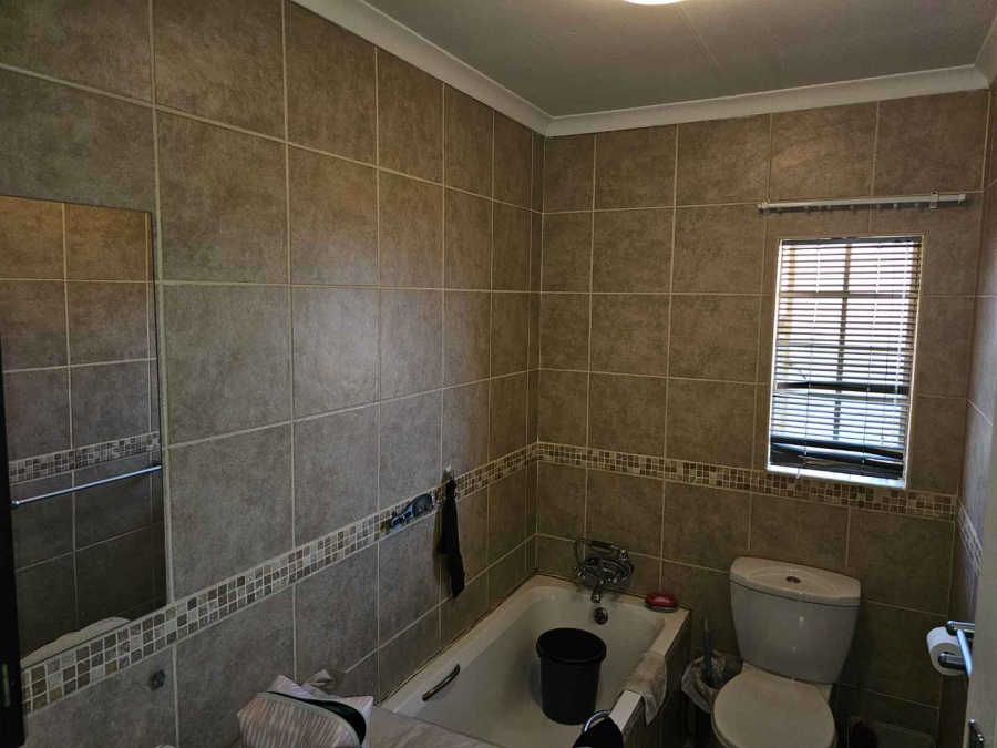 To Let 2 Bedroom Property for Rent in The Wilds Gauteng