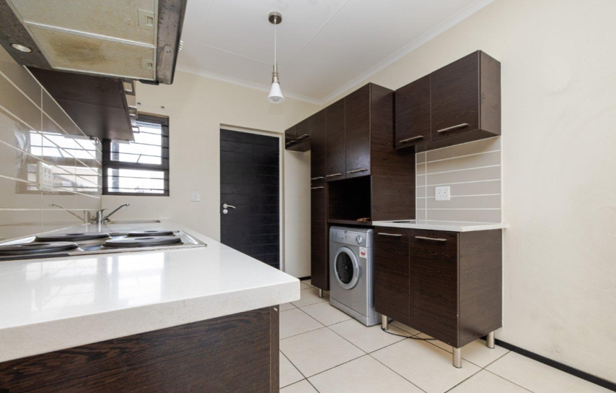 To Let 3 Bedroom Property for Rent in Noordwyk Gauteng