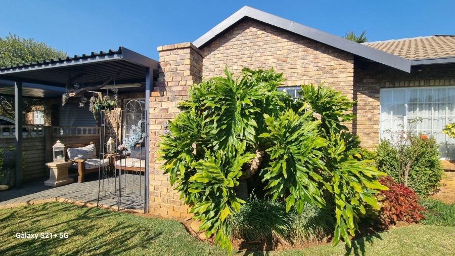 2 Bedroom Property for Sale in Doornpoort Gauteng