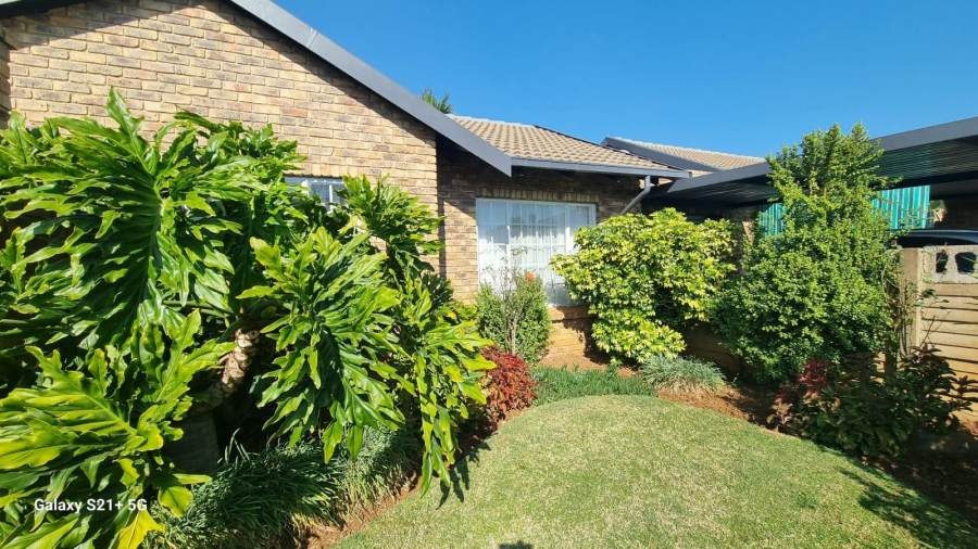 2 Bedroom Property for Sale in Doornpoort Gauteng