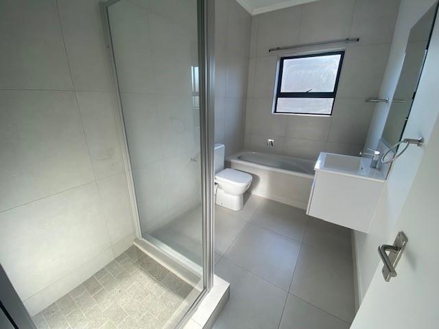 To Let 3 Bedroom Property for Rent in Beverley Gauteng