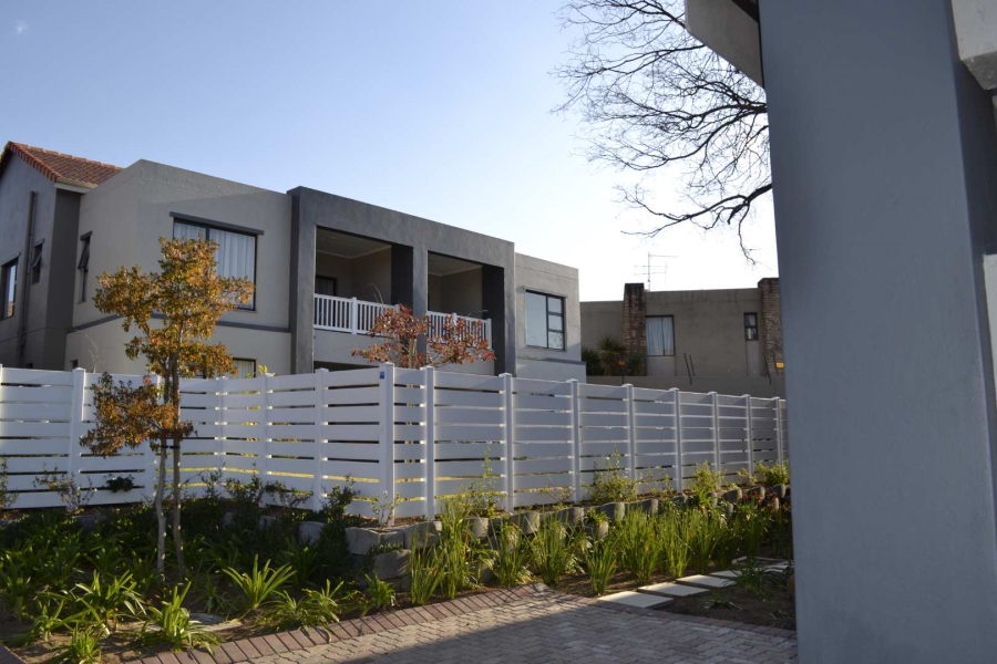 To Let 3 Bedroom Property for Rent in Beverley Gauteng