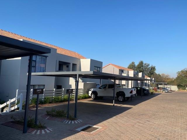 To Let 3 Bedroom Property for Rent in Beverley Gauteng